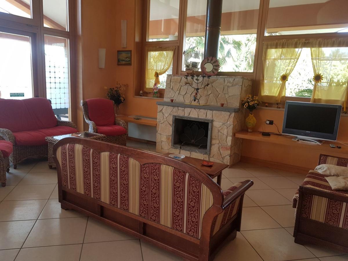Agriturismo Terre Delle Monache بونتيكانيانو المظهر الخارجي الصورة
